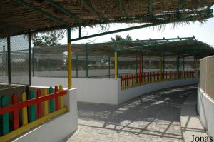 Quelques cages du Sadra Park à Kalba