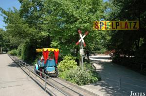 Aire de jeux et piste de voiturette