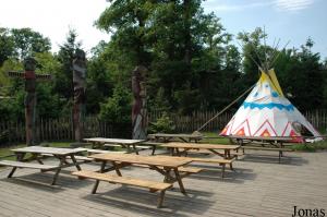 Tipi et totems