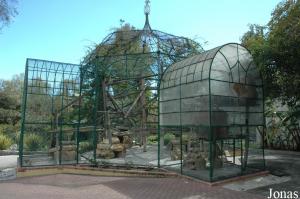 Old monkeys cage, empty at the time of our visit